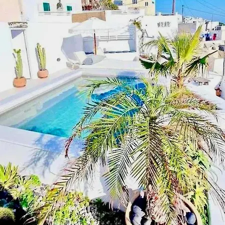 Holiday home Chic In Santorini Serenity And Style By The Sea Imerovigli (Santorini)